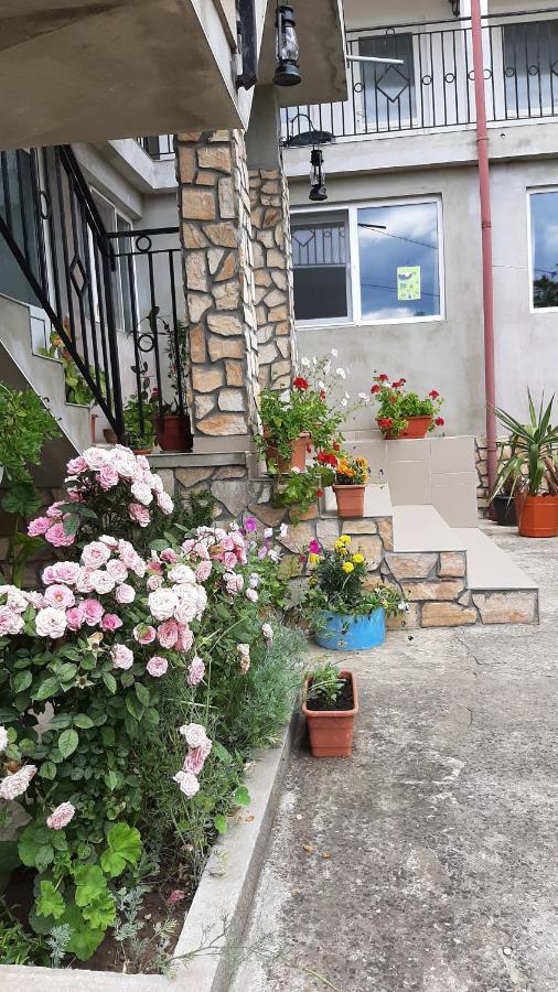 Bcm Family House Hotel Două Mai Екстериор снимка