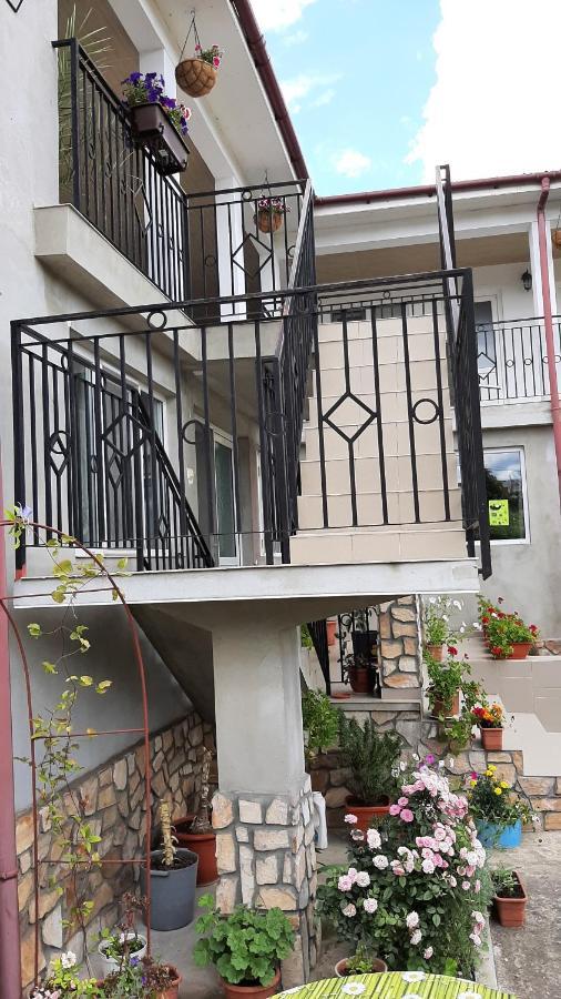 Bcm Family House Hotel Două Mai Екстериор снимка