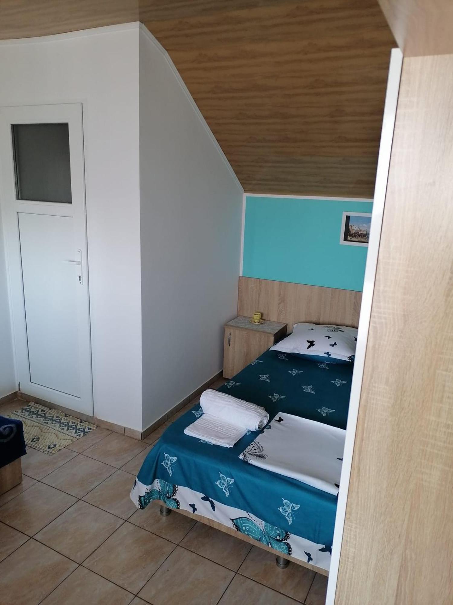 Bcm Family House Hotel Două Mai Екстериор снимка