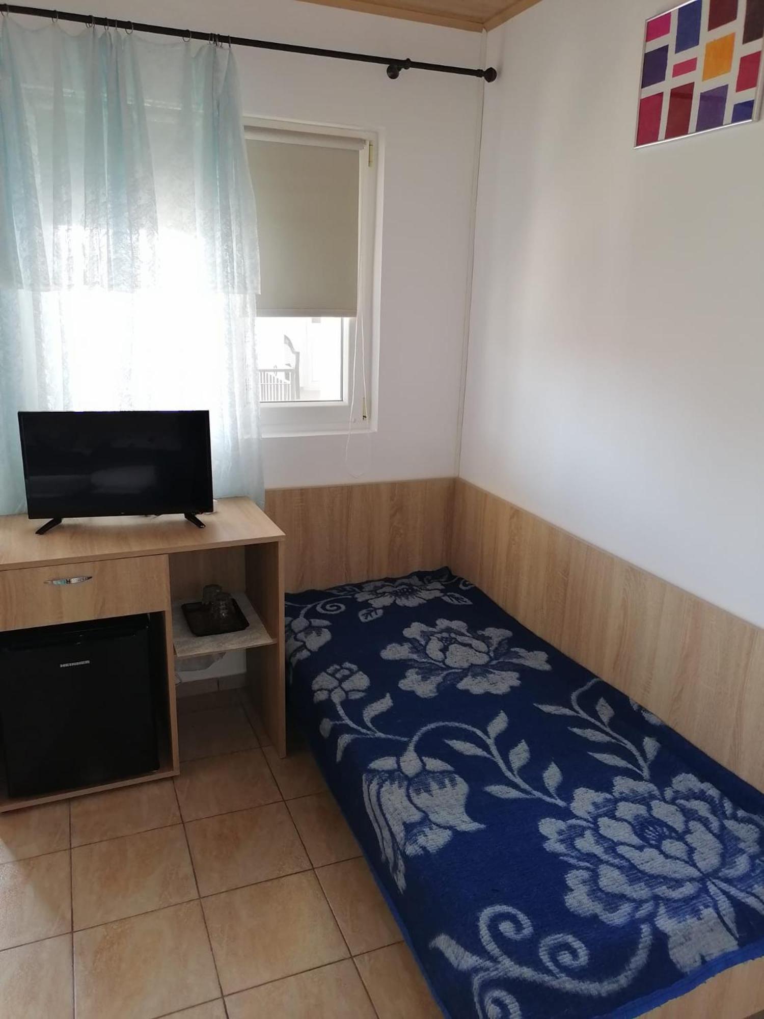 Bcm Family House Hotel Două Mai Екстериор снимка