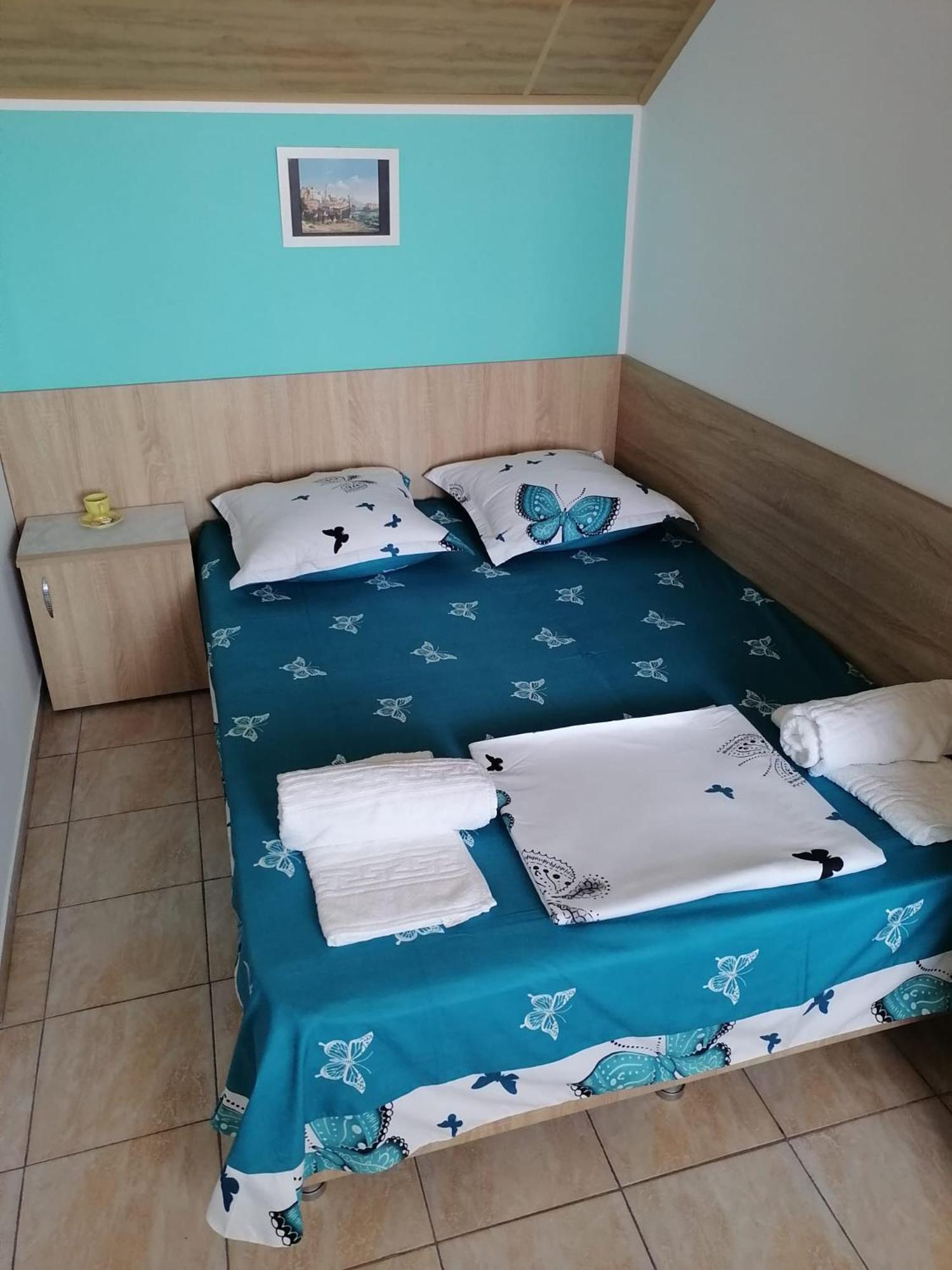 Bcm Family House Hotel Două Mai Екстериор снимка