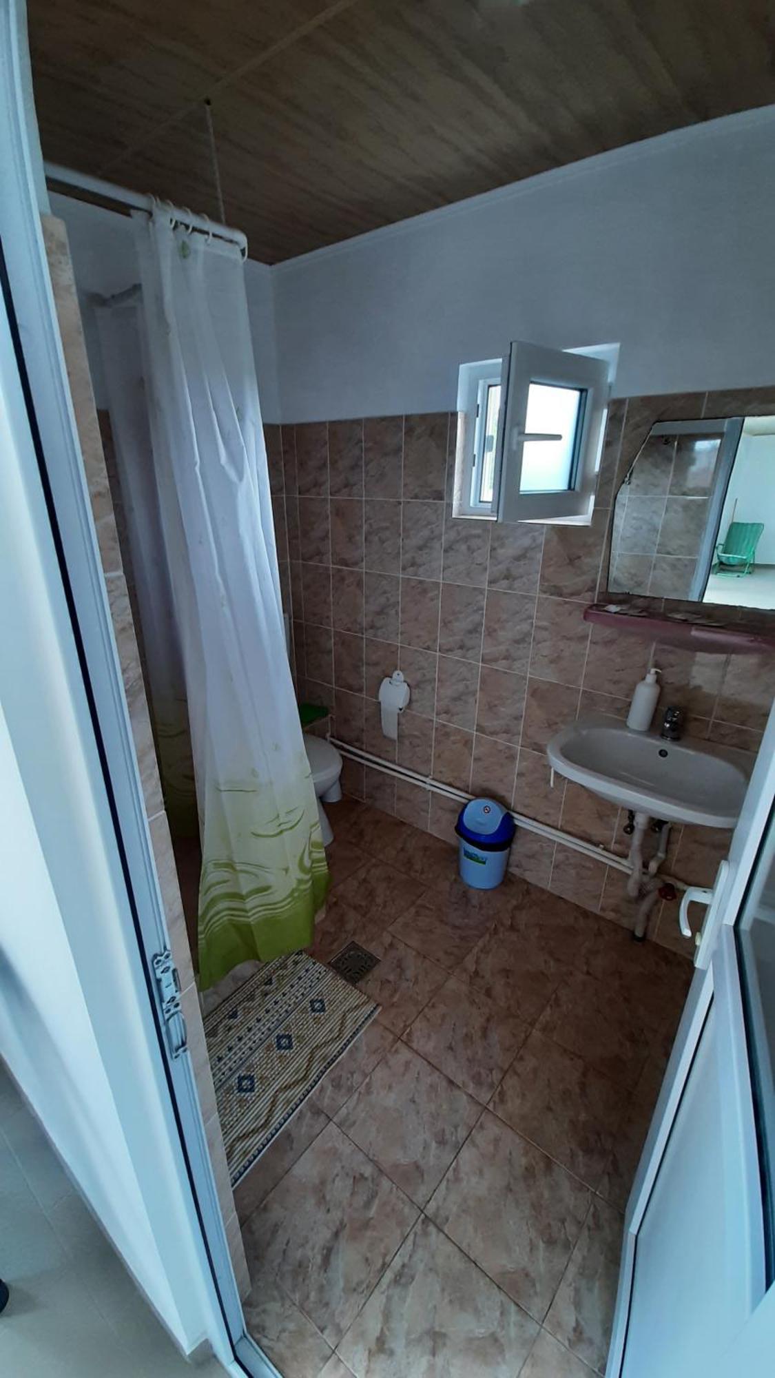 Bcm Family House Hotel Două Mai Стая снимка