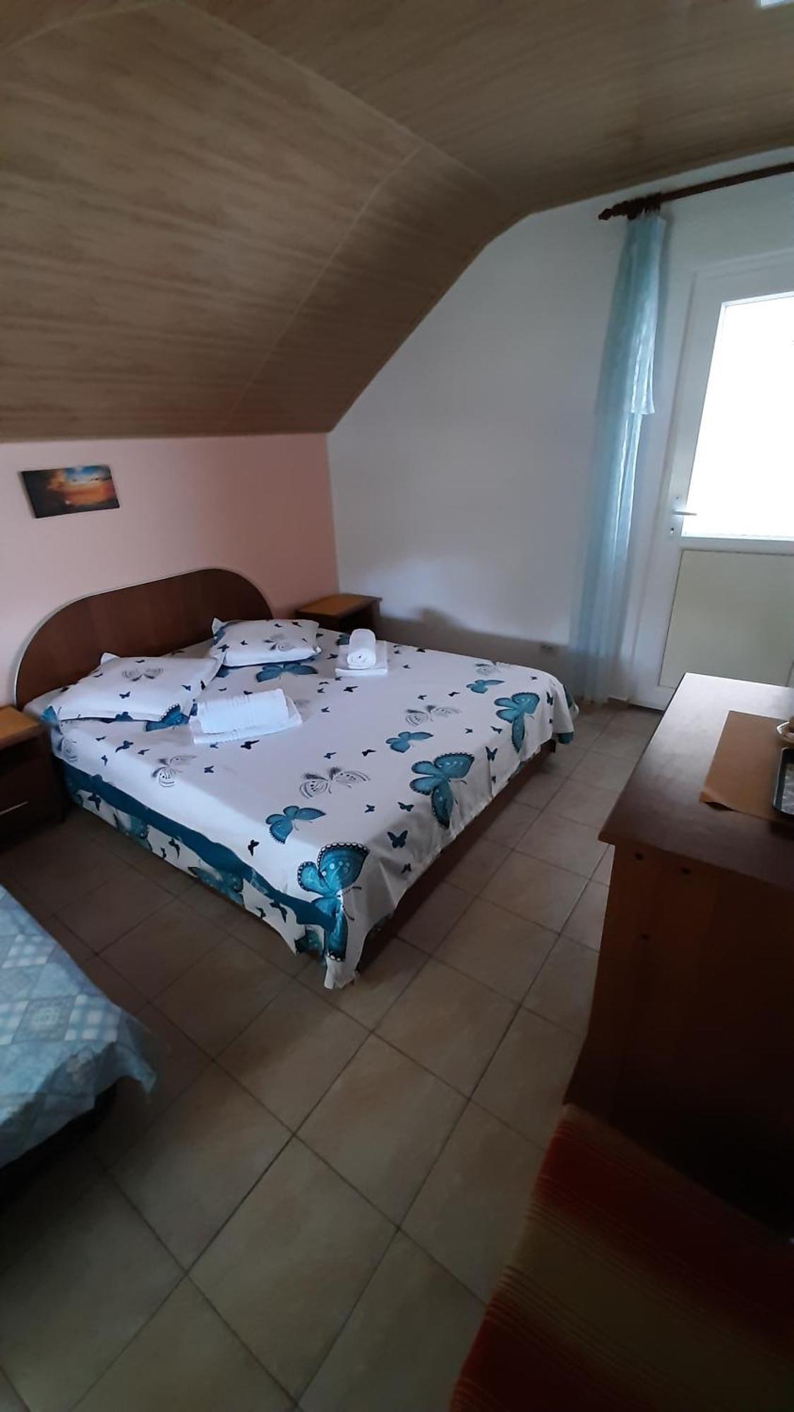 Bcm Family House Hotel Două Mai Стая снимка